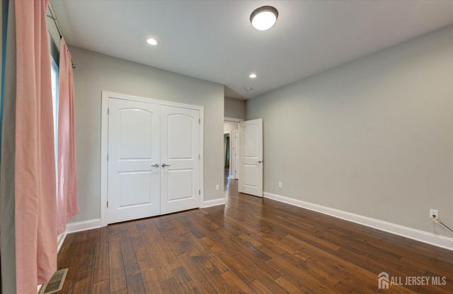 302 Central Avenue, Edison, NJ 08817