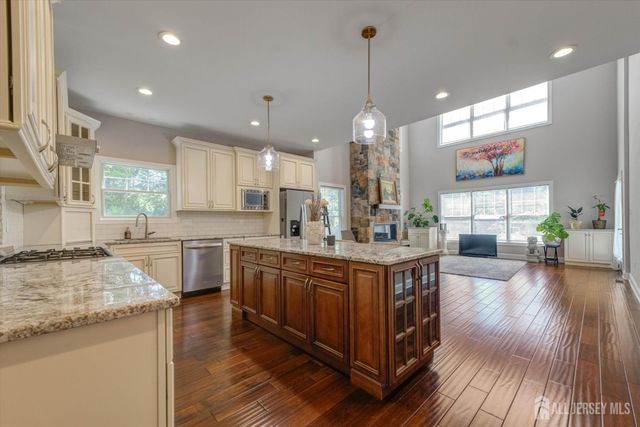 302 Central Avenue, Edison, NJ 08817