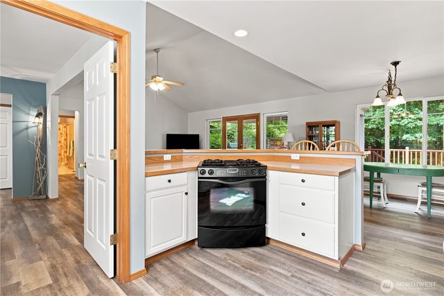 4782 NW Grover Lane, Bremerton, WA 98312