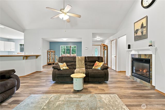 4782 NW Grover Lane, Bremerton, WA 98312