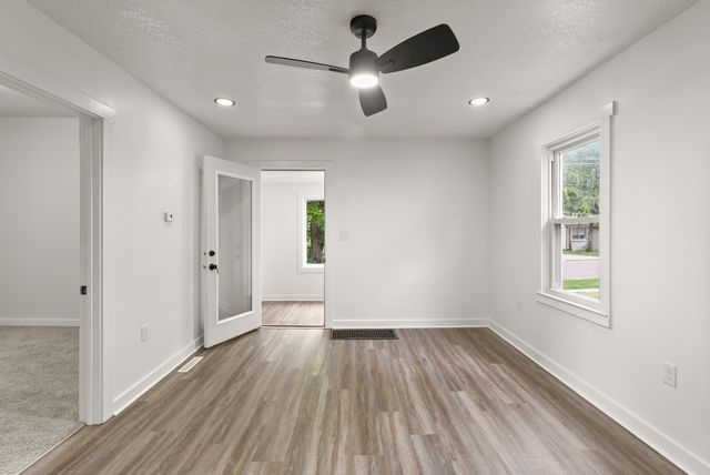217 E Payton Avenue, Des Moines, IA 50315