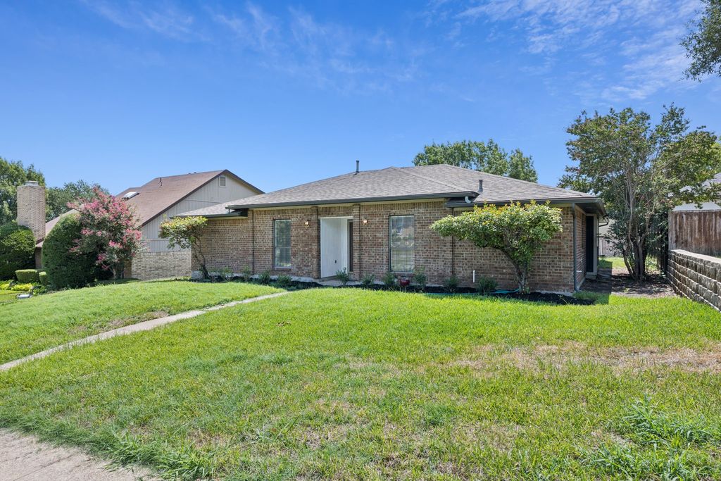 4720 La Paz, Mesquite, TX 75150
