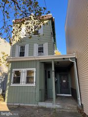 425 N 41ST ST #1ST FL REAR, Philadelphia, PA 19104