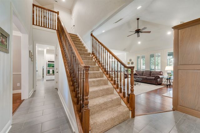 6813 Vista Ridge Drive E, Fort Worth, TX 76132
