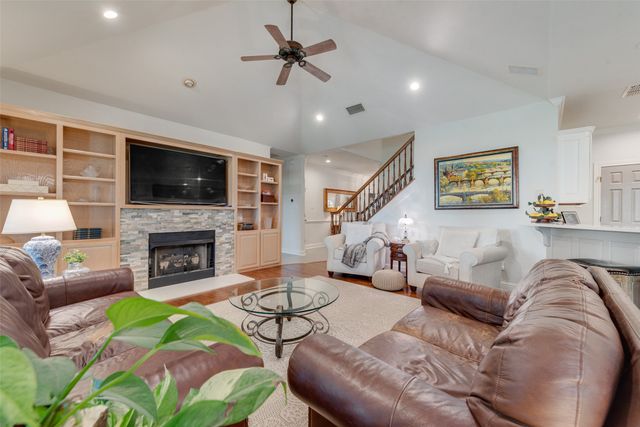 6813 Vista Ridge Drive E, Fort Worth, TX 76132