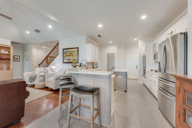6813 Vista Ridge Drive E, Fort Worth, TX 76132