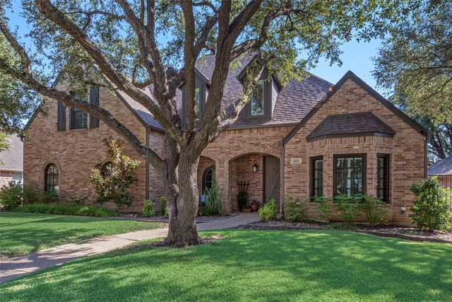 6813 Vista Ridge Drive E, Fort Worth, TX 76132