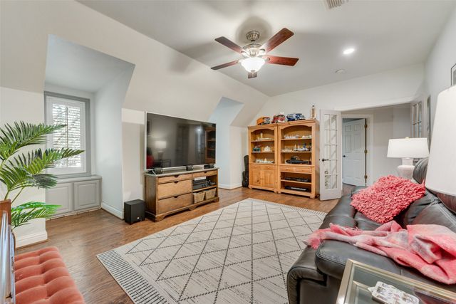 6813 Vista Ridge Drive E, Fort Worth, TX 76132