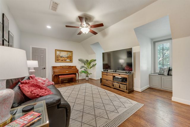 6813 Vista Ridge Drive E, Fort Worth, TX 76132
