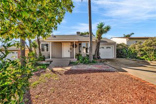 8843 De Haviland, Los Angeles, CA 90045