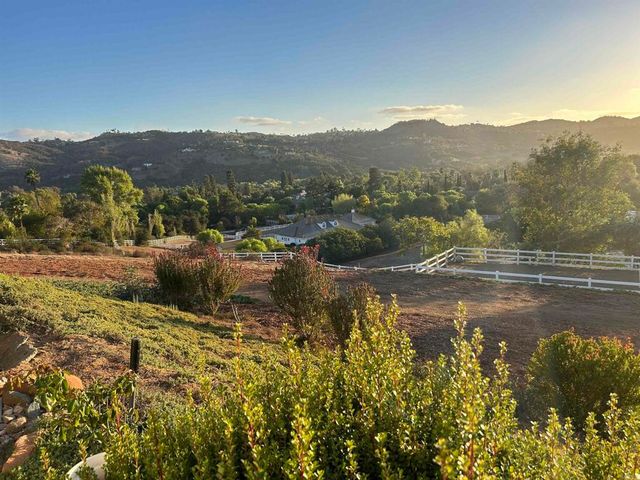 31255 Via Mariposa Court, Bonsall, CA 92003