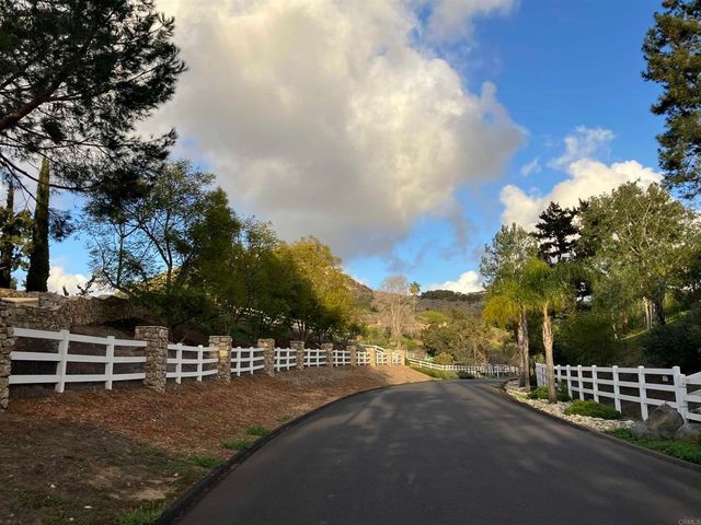 31255 Via Mariposa Court, Bonsall, CA 92003