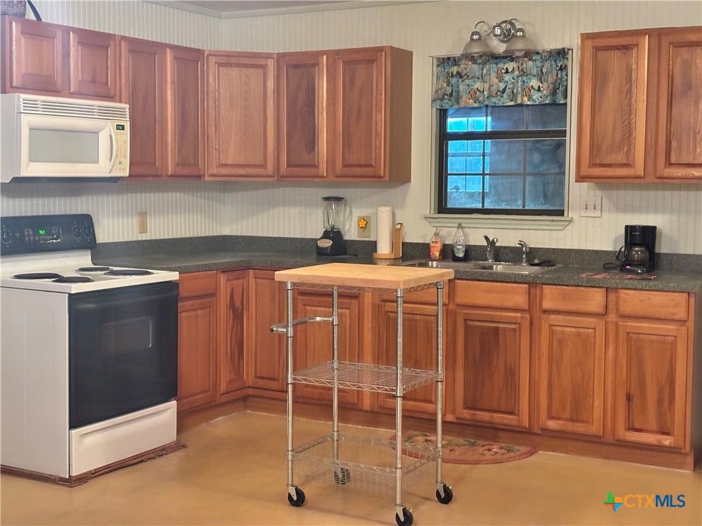 103 Cassie Street, Port O'connor, TX 77982