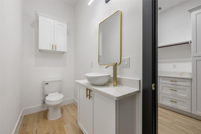 121 E Keomuku LN, Bastrop, TX 78602