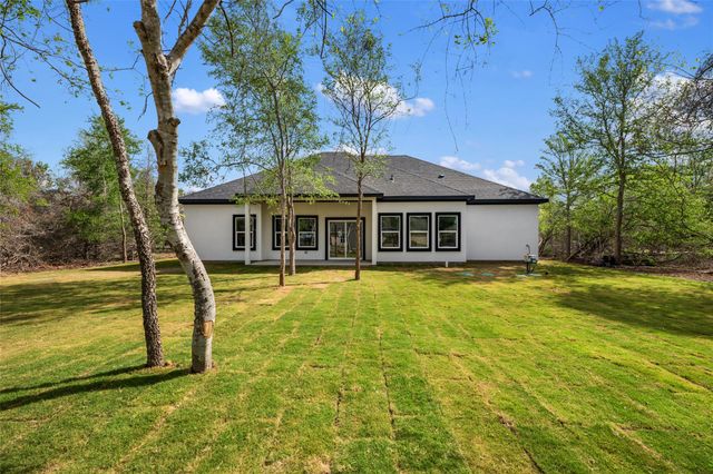 121 E Keomuku LN, Bastrop, TX 78602