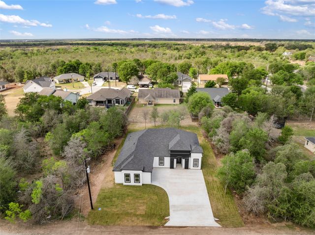 121 E Keomuku LN, Bastrop, TX 78602