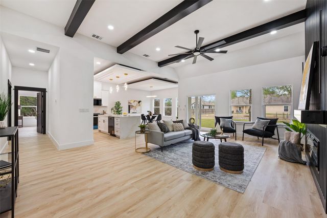 121 E Keomuku LN, Bastrop, TX 78602