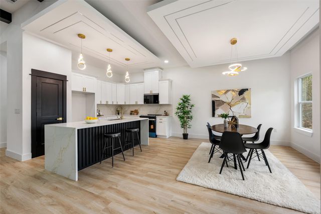 121 E Keomuku LN, Bastrop, TX 78602