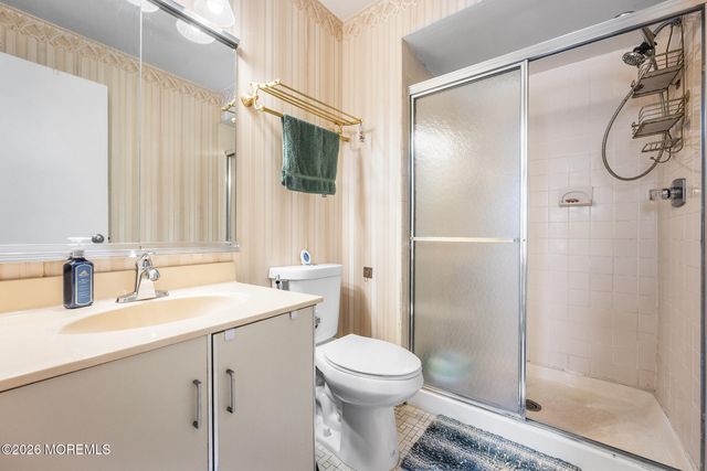 100 Dundee Court, Aberdeen, NJ 07747