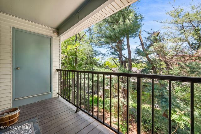 100 Dundee Court, Aberdeen, NJ 07747