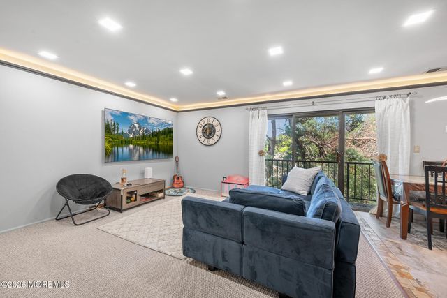 100 Dundee Court, Aberdeen, NJ 07747