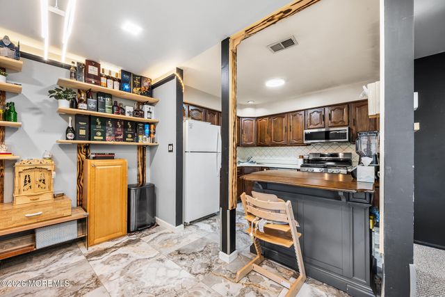 100 Dundee Court, Aberdeen, NJ 07747