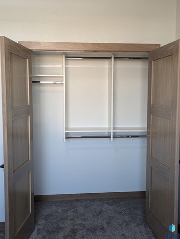 2604 S Galena Ave Avenue, Sioux Falls, SD 57110