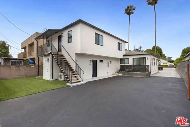 2806 S Barrington Avenue, Los Angeles, CA 90064