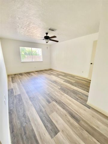 4203 Breckenridge Drive, Houston, TX 77066