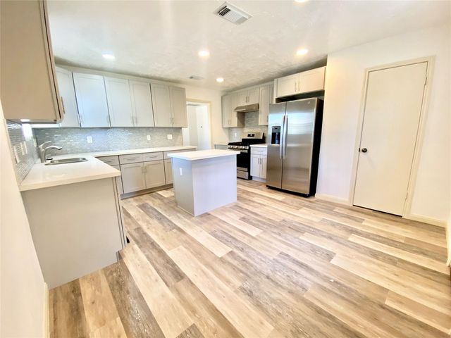 4203 Breckenridge Drive, Houston, TX 77066