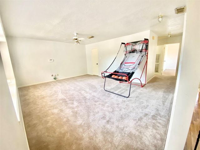 4203 Breckenridge Drive, Houston, TX 77066