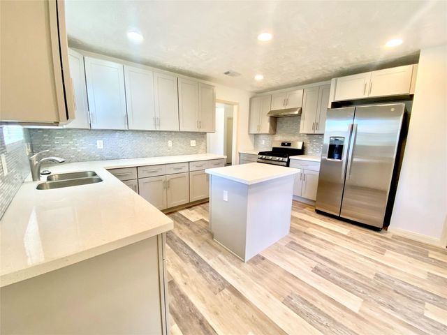 4203 Breckenridge Drive, Houston, TX 77066