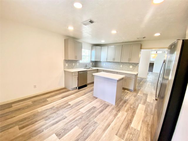 4203 Breckenridge Drive, Houston, TX 77066