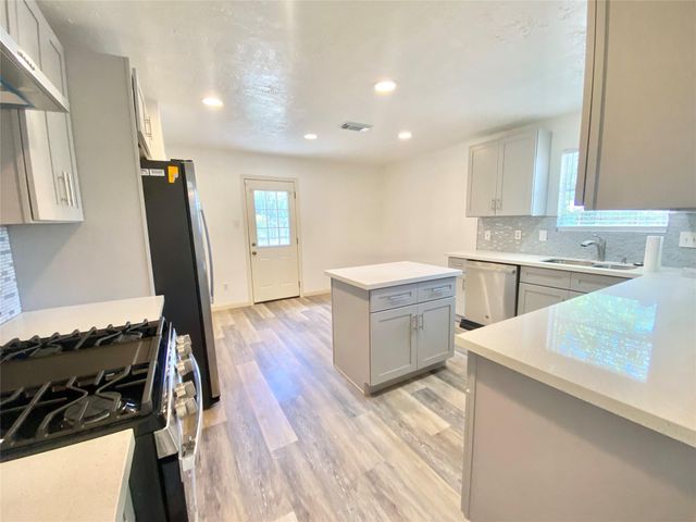 4203 Breckenridge Drive, Houston, TX 77066