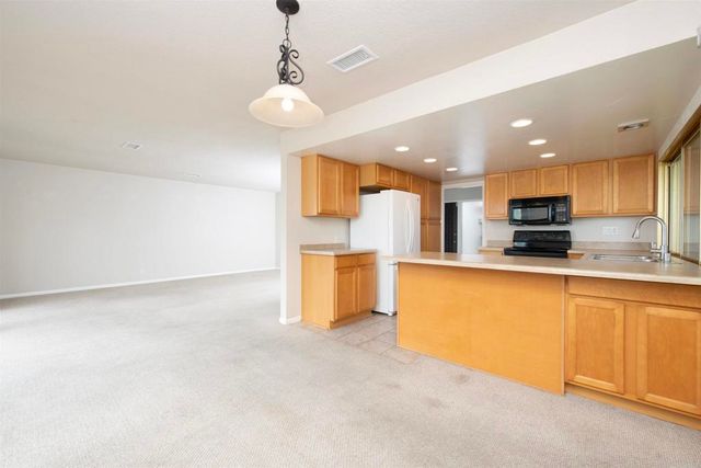 3808 Vista Campana S 26, Oceanside, CA 92057