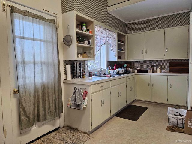 308 W Houghton Avenue, Houghton, MI 49931