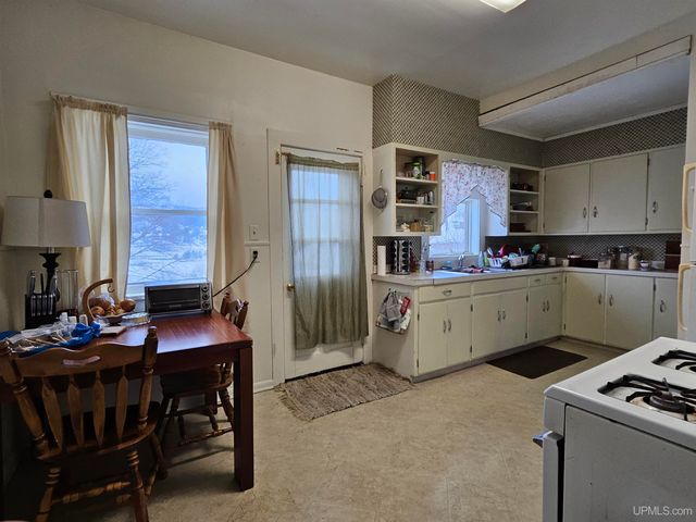 308 W Houghton Avenue, Houghton, MI 49931