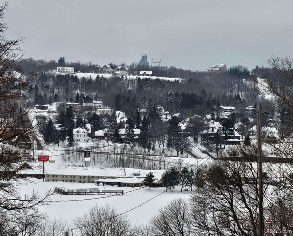 308 W Houghton Avenue, Houghton, MI 49931