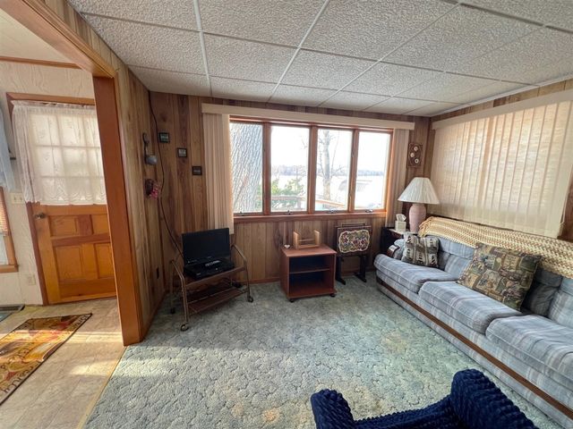 3302 N Blackstone Avenue, Colon, MI 49040