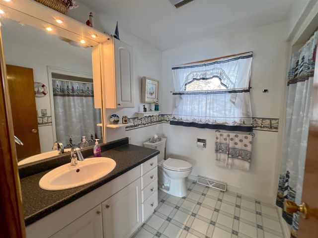 3302 N Blackstone Avenue, Colon, MI 49040