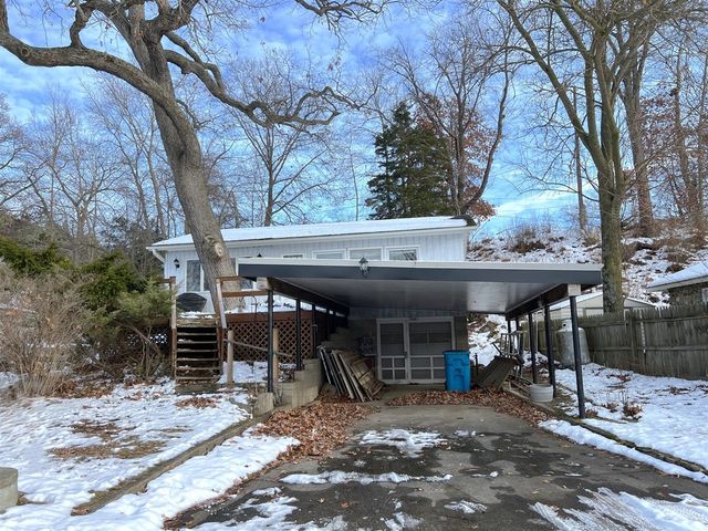 3302 N Blackstone Avenue, Colon, MI 49040