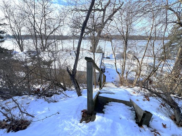 3302 N Blackstone Avenue, Colon, MI 49040