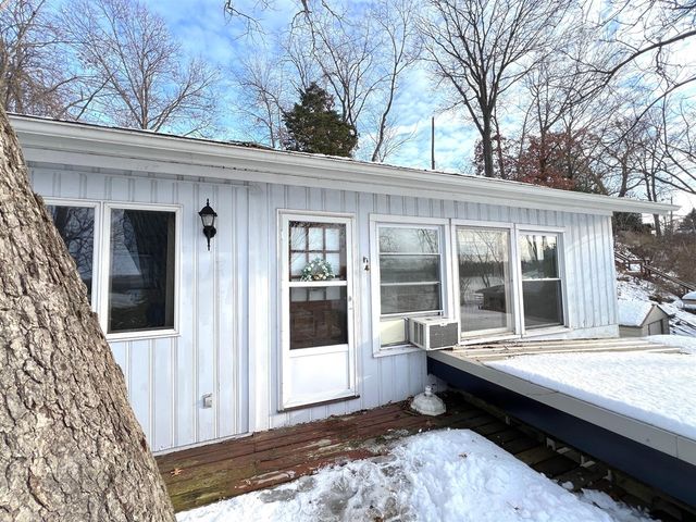 3302 N Blackstone Avenue, Colon, MI 49040