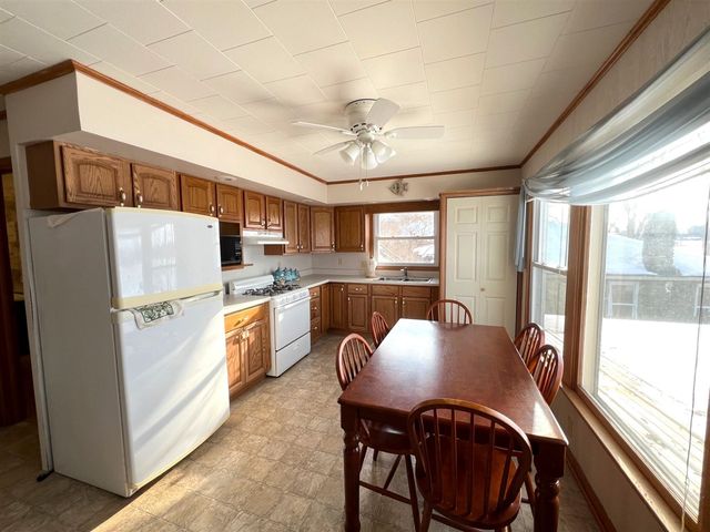 3302 N Blackstone Avenue, Colon, MI 49040