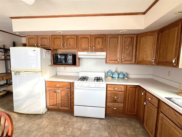 3302 N Blackstone Avenue, Colon, MI 49040