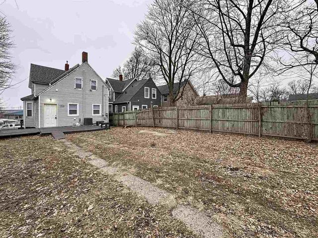 1518 W 2nd Street, Davenport, IA 52802