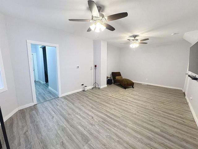 1518 W 2nd Street, Davenport, IA 52802