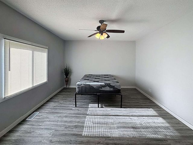 1518 W 2nd Street, Davenport, IA 52802