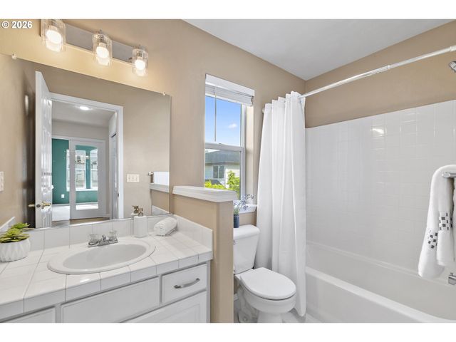 9013 Sw PIPPEN Ln Sw, Tigard, OR 97224