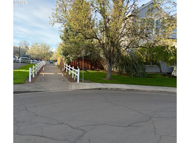 9013 Sw PIPPEN Ln Sw, Tigard, OR 97224